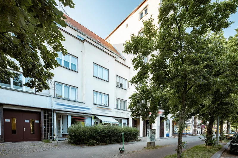 Wohnen am Breitenbachplatz: Großzügige 4-Zimmer-Wohnung wartet auf neue Mieter! — photo 1